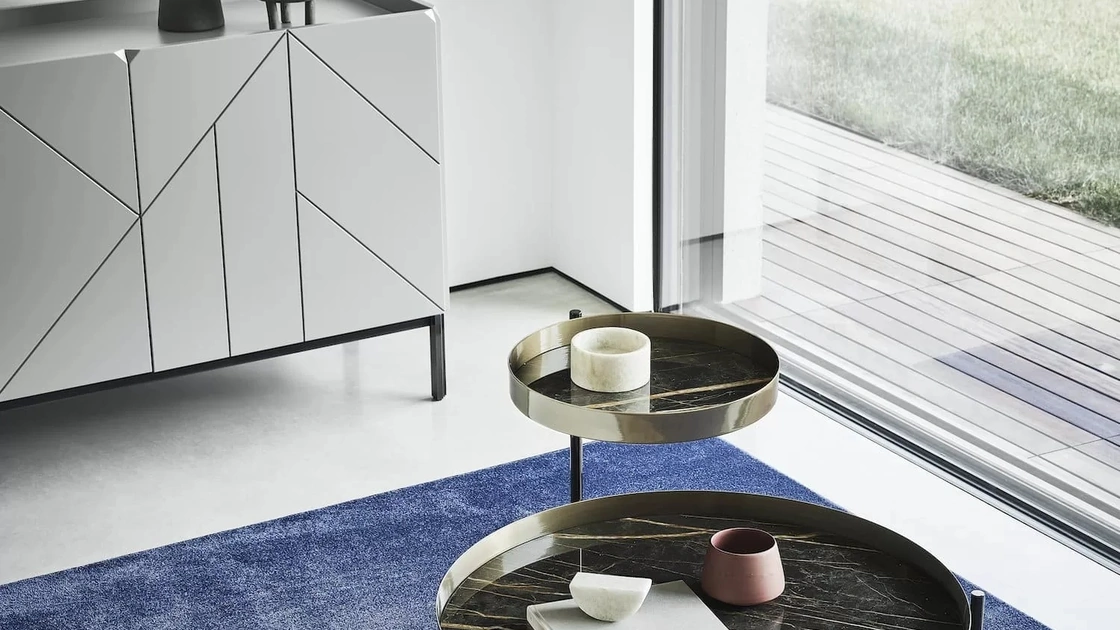 Tavolino Planet con piani in SuperMarmo e struttura in acciaio laccato di Bontempi
