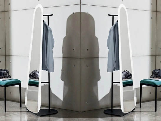 Specchiera Appendiabiti Clessidra Free Standing con struttura in metallo di Sovet