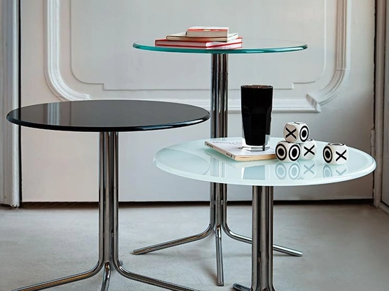 Tavolini Genius con top rotondo in vetro e base in metallo di Sovet