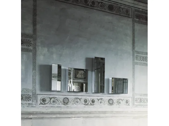Specchi Mirror Mirror quadrati o rettangolari di Glas Italia