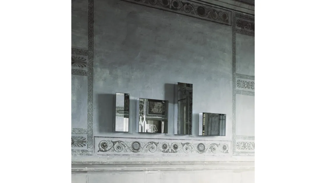 Specchi Mirror Mirror quadrati o rettangolari di Glas Italia