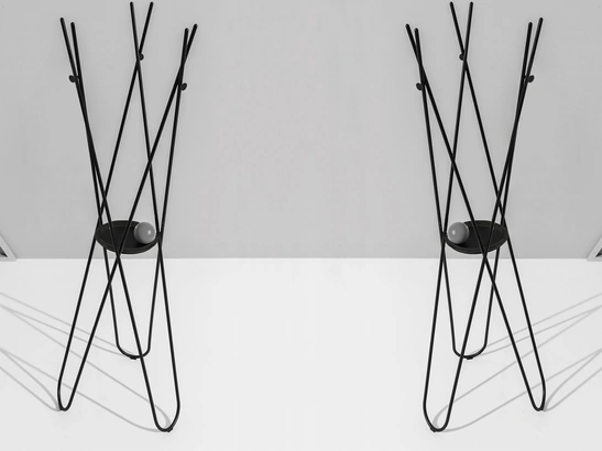 Appendiabiti Wdrobe in metallo curvato Nero goffrato di Sovet