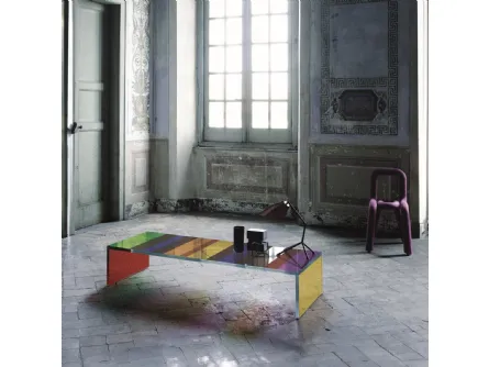 Tavolino The Dark Side of the Moon in vetro con finitura multicromatica di Glas Italia