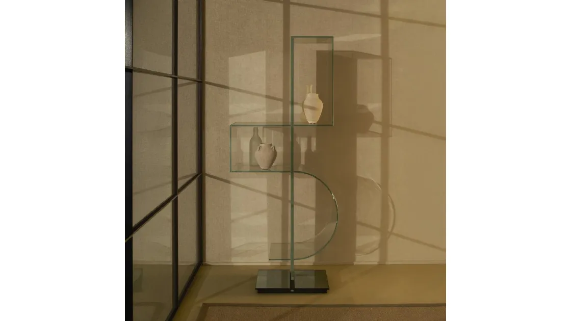 Libreria bifacciale a totem in cristallo Ollie di Glas Italia
