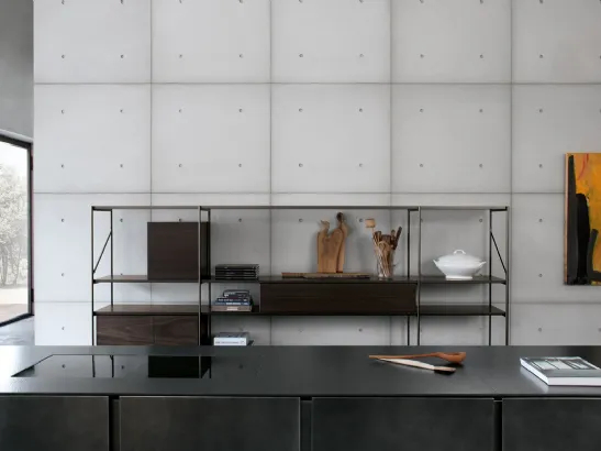 Libreria con frontali in HPL rovere affumicato e struttura in alluminio bronzo XY configurazione 32 di Extendo