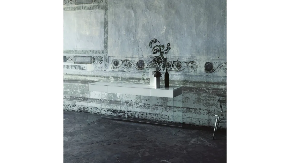 Mobile ingresso Float in cristallo con cassetti in Wengé rivestiti in cristallo laccato di Glas Italia