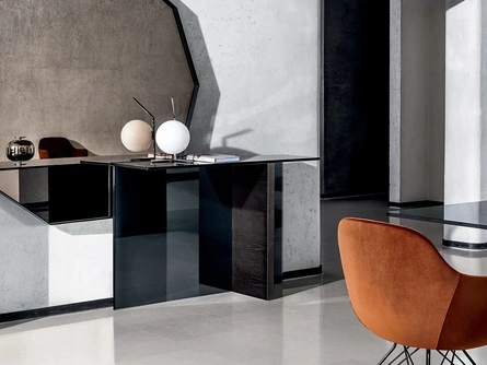 Mobile ingresso Regolo con top in vetro fumé e base in legno e vetro laccato Nero di Sovet