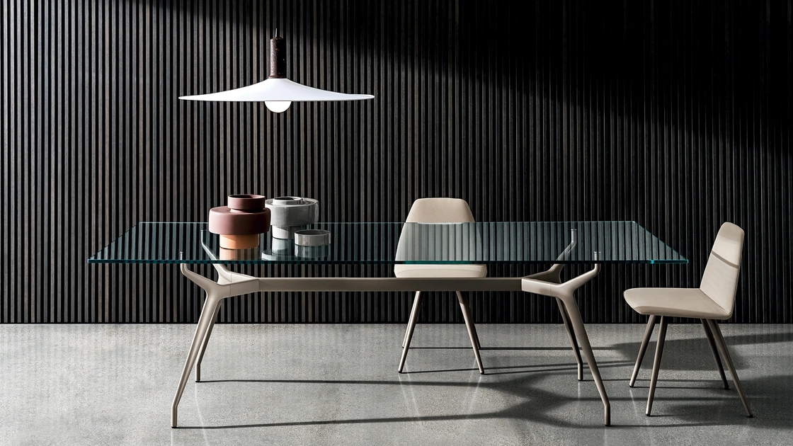 Tavolo Arkos rettangolare in vetro con base in alluminio di Sovet