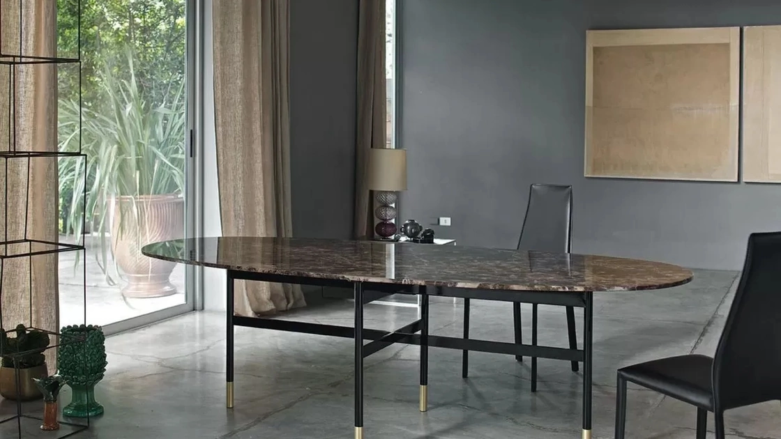 Tavolo Glamour con top in Marmo Naturale e base in acciaio laccato di Bontempi