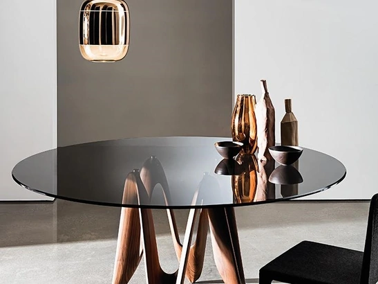 Tavolo Lambda con top in vetro e base in legno di Sovet