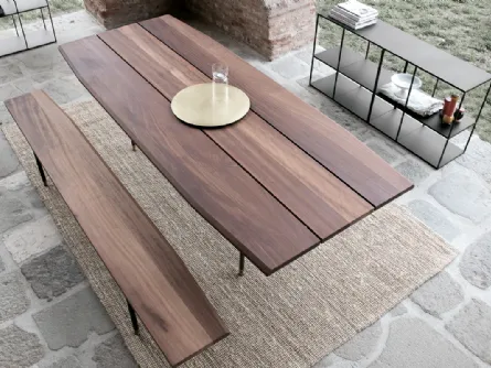 Tavolo T8 configurazione 02 con top in legno massiccio iroko outdoor di Extendo