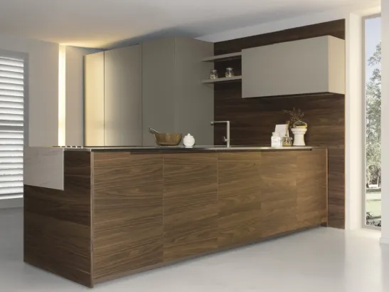 Cucina Design con penisola Arena in legno di Maistri