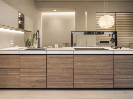 Cucina Design Genius Loci in Noce Canaletto di Valcucine