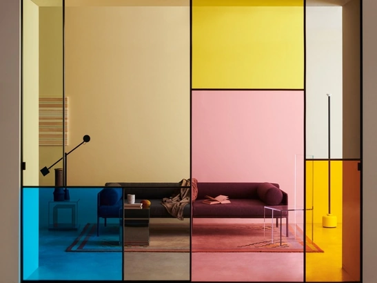 Porta per interni con ante scorrevoli Sherazade Slide Patchwork in vetro colorato con telaio in alluminio di Glas Italia